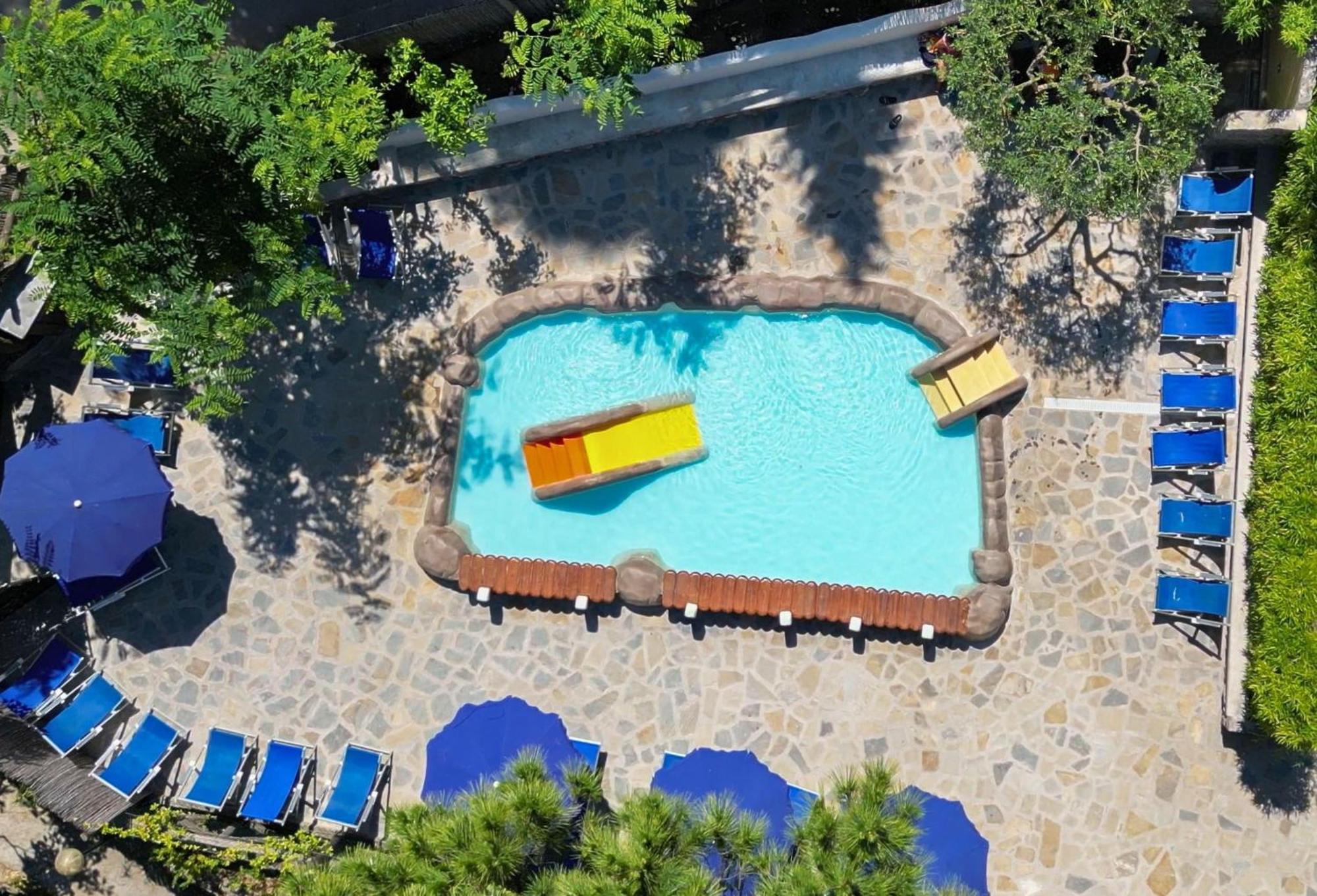 Village Camping Santa Fortunata - Campogaio ซอร์เรนโต ภายนอก รูปภาพ