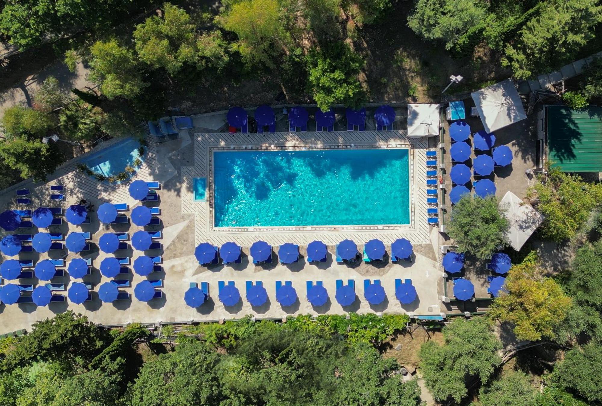 Village Camping Santa Fortunata - Campogaio ซอร์เรนโต ภายนอก รูปภาพ